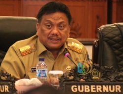 Gubernur Olly Sabet Bintang Jasa Utama dari Presiden Jokowi