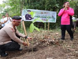 Polres Tomohon Tanam 1.350 Bibit Pohon dan Buah