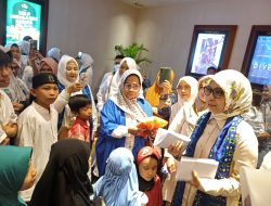 Ketua BKMT Sulut Yasti Soepredjo Mokoagow Berbagi Kebahagiaan Ajak Nobar Anak Yatim Piatu
