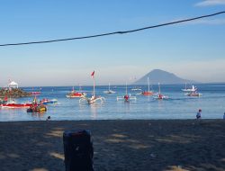 Kemendikbudristek Gelar Lomba Perahu Layar Tradisional di Manado