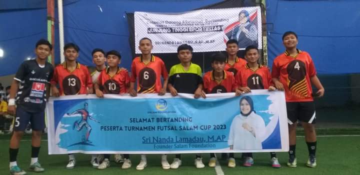 ANTUSIAS: Para peserta tampak semangat mengikuti kompetisi Salam Cup.