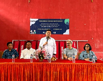 SAMPAIKAN: Ketua Bawaslu Ardiles Mewoh saat memberikan materi.