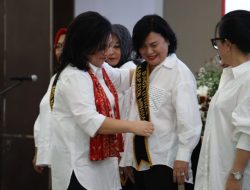 Djeneke Onibala Dikukuhkan Sebagai Bunda Literasi Minahasa