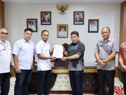 Kumendong Teken Naskah Hibah dan Serah Terima BMN Kementerian PUPR