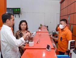Disaksikan Presiden Jokowi, 300 KPM Terima BLT El Nino di Kantorpos Utama Manado