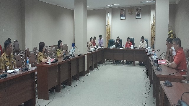 BAHAS: Banmus saat menggelar rapat. Foto ist