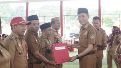 Bupati Bolsel Serahkan Pagu Anggaran Dana Desa