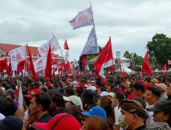 Ribuan Massa Padati Kampanye Ganjar di Lapangan Koni