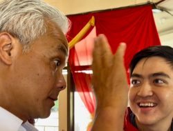 Greivance Lumoindong Sambut Capres Ganjar Pranowo di Manado