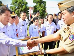Bupati Kumendong Terima Penghargaan Program Keselamatan dan Kesehatan Kerja
