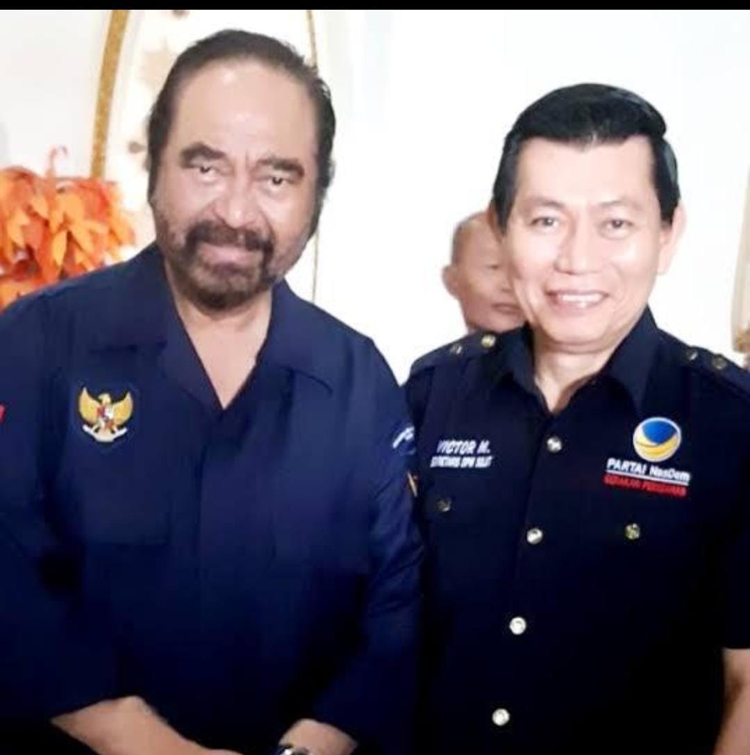 Surya Paloh bersama Viktor Mailangkay