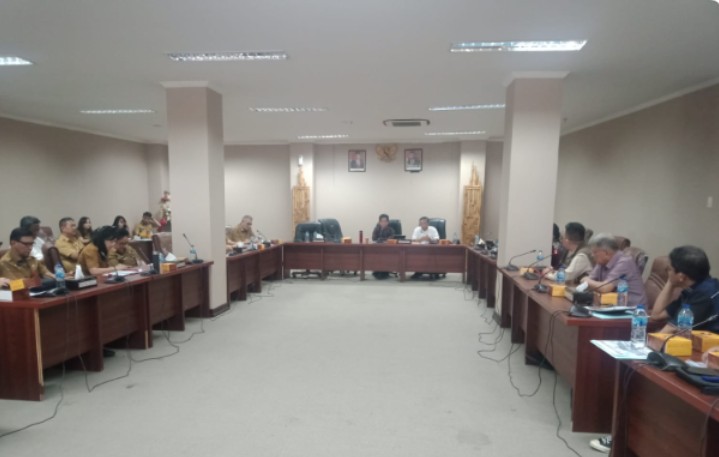 DIPERCEPAT: Pembahasan revisi RTRW antara DPRD dan Pemprov Sulut.
