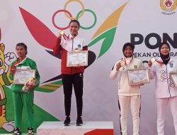 Emas dari Kick Boxing, Petarung Putri Sulut Tundukkan Tuan Rumah