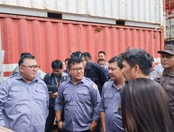 Bawaslu Sulut Awasi Logistik Pilgub Saat Tiba di Pelabuhan Bitung