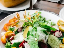 5 Resep Salad Mudah untuk Membakar Lemak dan Mendapatkan Tubuh Langsing dengan Cepat