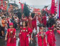 Anak – anak Kabasaran Menunjukan Warisan Budaya Minahasa