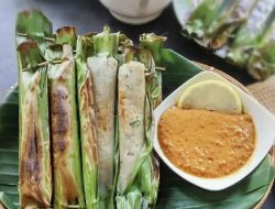 Silahkan Dicoba! Resep Otak-otak Ikan Tenggiri dengan Saus Kacang yang Pedas Nikmat