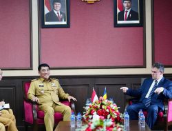 Dubes Rumania Bahas Kerjasama dengan Gubernur Yulius Selvanus