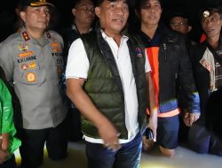 Gubernur dan Kapolda Sulut Basah-basahan Meninjau Lokasi Banjir di Beberapa Titik