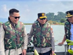 Gubernur Sulut Yulius Selvanus Pantau Progres Pembersihan Danau Tondano