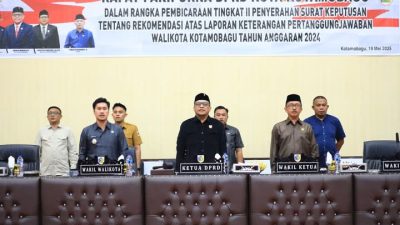 Ketua DPRD Pimpinan Rapat Paripurna Tingkat Dua Penyerahan Rekomendasi LKPJ Walikota 2024