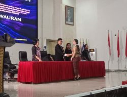 Plt Kepsek SMAN 9 Manado Biayai Penamatan 781 Siswa dari Dana Pribadi