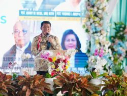 Gubernur Yulius Selvanus Bangga Beribadah Agung di Hari Pentakosta