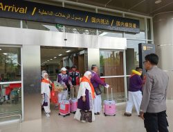 Disambut Keluarga, Ratusan Jamaah Haji Sulawesi Utara Tiba di Bandara Sam Ratulangi
