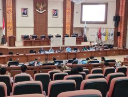 Rapat Pansus RTRW, Jeane Laluyan Pertanyakan Pemasangan Kabel Tegangan Tinggi