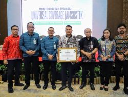Tangan Dingin Seorang Pemimpin, RK-FT Raih Penghargaan Universal Coverage Jamsostek Tertinggi di Sulawesi Utara