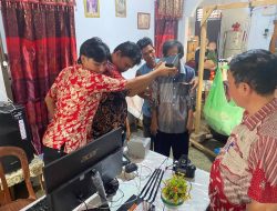 Dukcapil Minsel Jemput Bola Layani Kelompok Rentan di Rumah