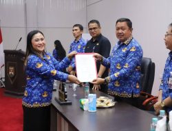 Wabup Fredy Tuda Serahkan SK PPPK, Tekankan Integritas dan Pengabdian