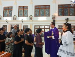 Misa Rabu Abu di Amurang, Umat Diajak Kembali pada Martabat sebagai Citra Allah