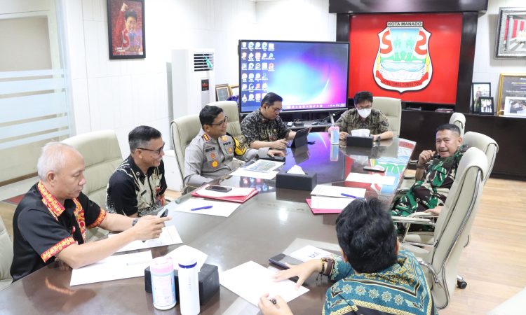 Rakor Forkopimda yang dihadiri Kapolresta Manado Kombes Irham Halid