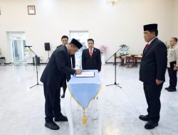 Lantik Pejabat Tinggi Pratama, Gubernur Yulius Tekankan Integritas Tanpa Syarat