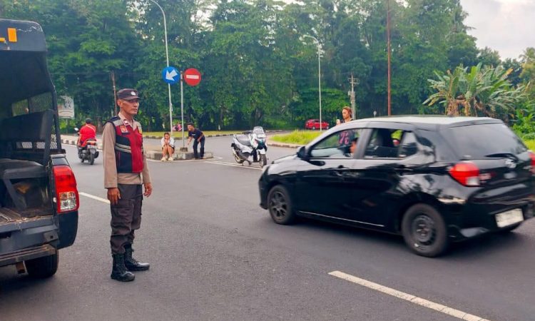 Pengamanan yang dilakukan personil Polsek Bunaken.