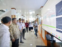 Tinjau Arus Mudik di Terminal Malalayang, Gubernur Yulius Ingatkan Keselamatan Penumpang