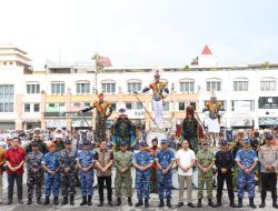 Wakapolresta Manado AKBP Eko Sisbiantoro Hadiri Kirab dan Display Drumband Gita Dirgantara Taruna AAU 2026 di Kawasan Megamas