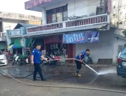 Petugas Kebersihan dan Damkar Bersihkan Lokasi Tumpukan Sampah di Pusat Kotamobagu