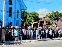 Tablo Jalan Salib Hidup, Umat Katolik Amurang Hayati Sengsara Kristus di Jumat Agung