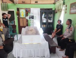 Polsek Pulau Bunaken Laksanakan Sambang Duka dan Imbauan Kamtibmas di Tengah Masyarakat