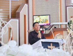 Bupati FDW Hadiri Sertijab BPMW Amurang Dua dan HUT ke-181 GMIM Efata Rumoong Bawah