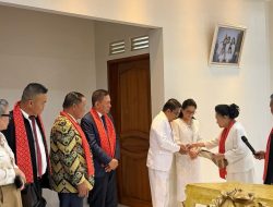 Ketua MD GPdI Sulut Resmikan Pastori Mawar Sharon Tompasobaru Satu