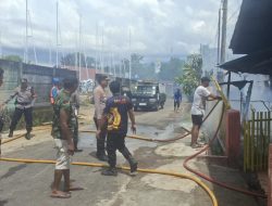 Polsek Tikala Amankan Lokasi Kebakaran Tiga Unit Rumah di Dendengan Dalam, Kerugian Masih Didata