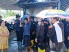 Satuan Brimob Bergerak Bantu Masyarakat Pasca Banjir Bandang di Bolmong