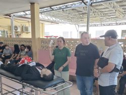 Ketua DPD-PSI Sitaro Hence M Madellu, Berempati dan Melayat Ke Rumah Duka (Alm) Jon Ponto Janis SH