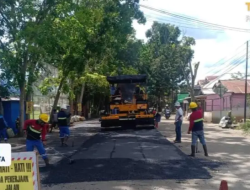 Dukung Pertumbuhan Ekonomi, Pemkot Rutin Lakukan Pemeliharaan Jalan di Kotamobagu