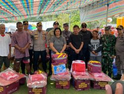 Polres Kepulauan Sangihe Bersama Forkopimda Berikan Trauma Healing dan Salurkan Bantuan Pascagempa di Pulau Terluar