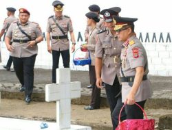 Jelang Hari Bhayangkara ke-80, Wakapolda Sulut Pimpin Ziarah Rombongan di TMP Kairagi Manado
