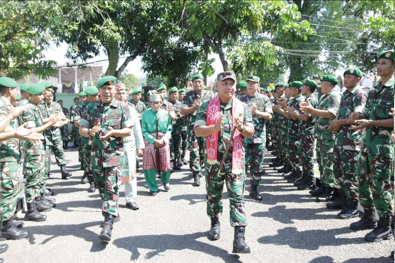 Pangdam XIII/Merdeka Mayjen TNI Mirza Agus, S.I.P., melakukan kunjungan kerja ke Kodim 1303/Bolaang Mongondow (Bolmong), Jumat (3/7/2026).